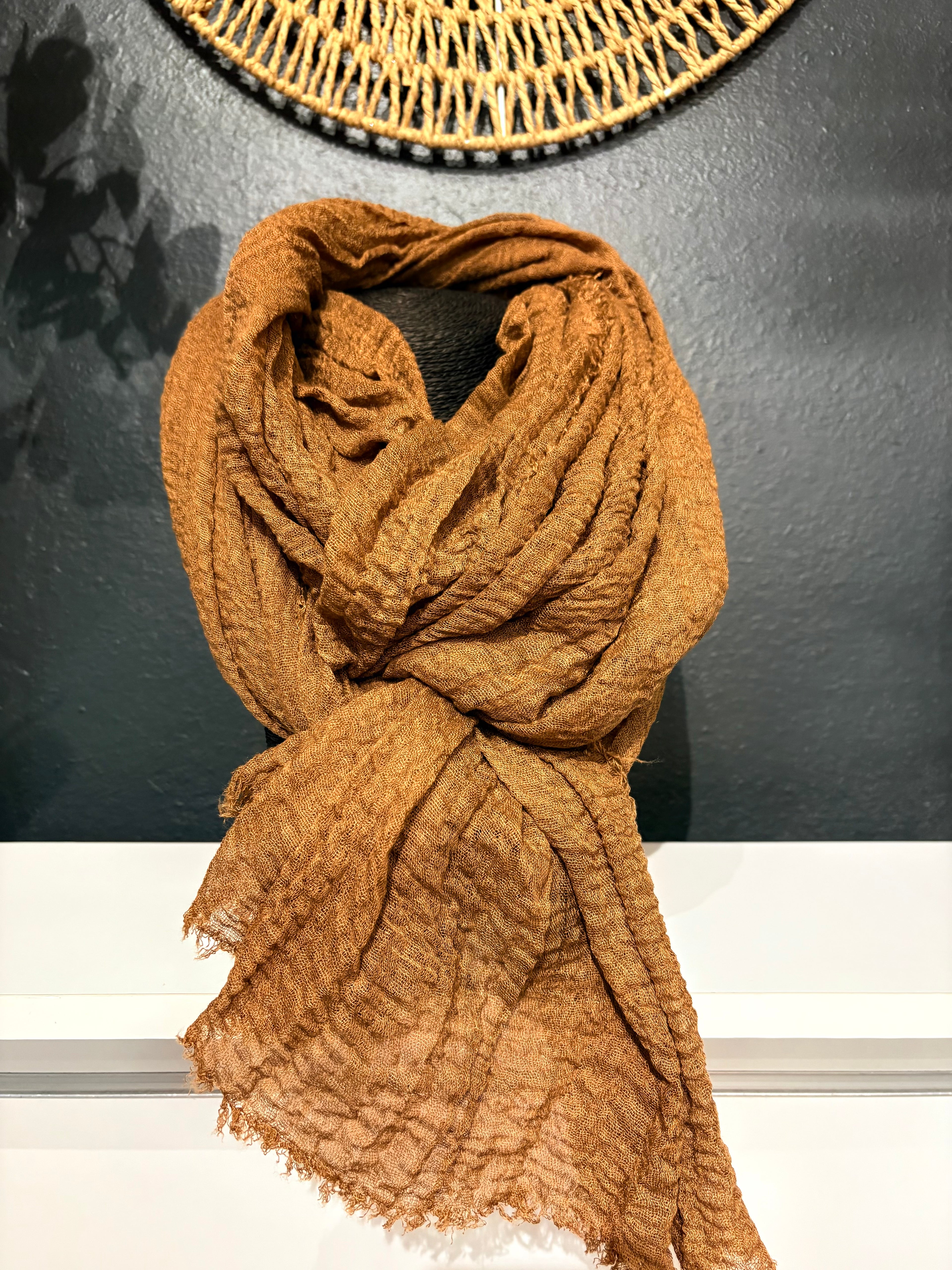 Foulard uni camel effiloché